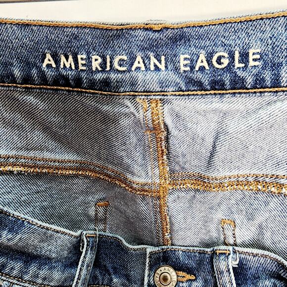 American Eagle Low Rise Baggy Straight Leg Light Wash Distressed Women's Jeans - Picture 3 of 15